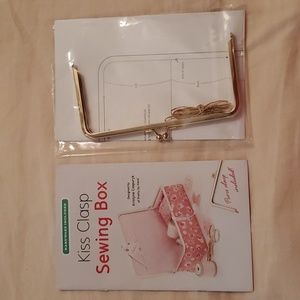 Sewing box pattern. Fat Quarter friendly.